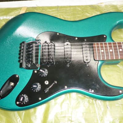 Applause HSS , Strat Style : 2 Vol, 1 Tone , 5 Way Switch , Mini Toggle Locking Tremolo - Re-Painted Crackle Green image 2