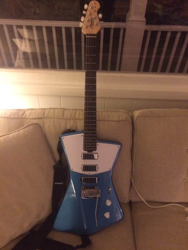 Sterling St Vincent Signature W/ Gig bag image 1