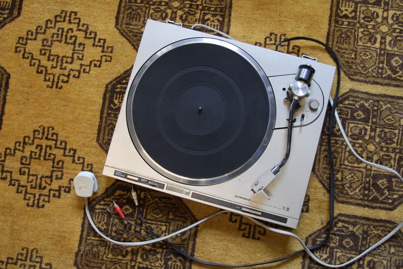 Pioneer PL-200 turntable, record player, vintage - silver