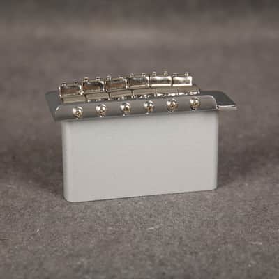 Fender Vintage/Narrow Strat Tremolo Assembly - Chrome - 2nd Hand image 5