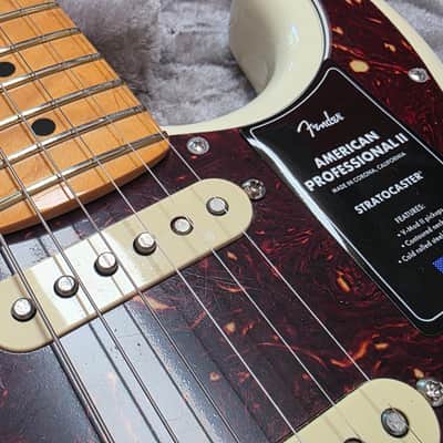 Fender American Professional II Stratocaster 2021 BRAND NEW Olympic White CASE QUEEN TIME CAPSULE UNPLAYED USA Strat Electric Guitar image 5