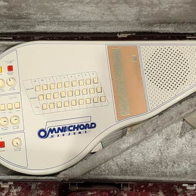 Suzuki OM-27 Omnichord 1981 - Ivory