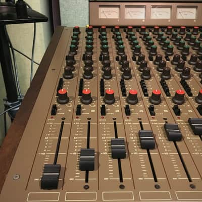 The Big Brown Analogue Sound - vintage Allen & Heath System 8 Mk1 16:8:2 analogue mixing desk! image 4