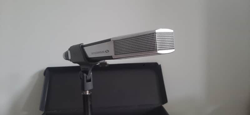 Immagine Sennheiser MD 441U Supercardioid Dynamic Microphone 1971 - Present - Black - 1