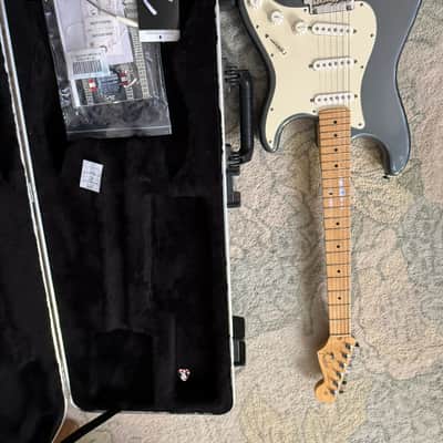 Fender (USA Made) Stratocaster with Maple Fretboard 2009 - Charcoal image 8