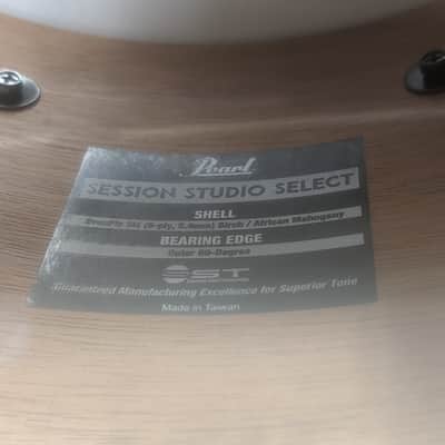 Pearl Session Studio Select 14x6.5" Birch/Mahogany snare - natural gloss image 11
