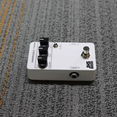 JHS 3 Series Harmonic Trem Guitar Effects Pedal image 4