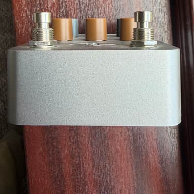 Universal Audio OX Stomp Dynamic Speaker Emulator 2023 - Present - Silver image 6