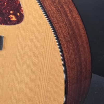 Eastman AC122-1CE-DLX Acoustic Electric Guitar image 4