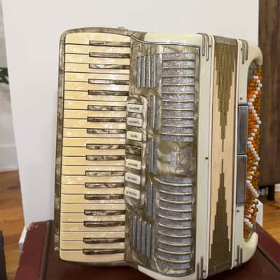 Noble Piano Accordion, 41/120, LMH, 7 registers, Made in Italy, in excellent playing condition and very good cosmetic condition image 11
