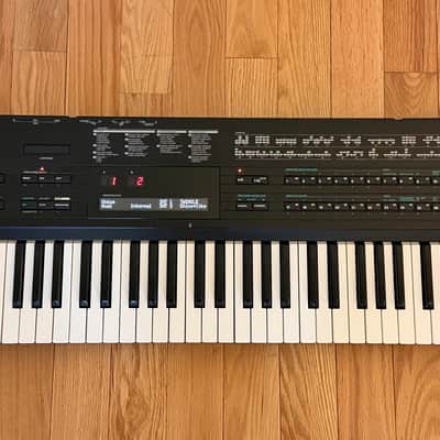 Yamaha DX7IID 16-Voice Synthesizer 1986 - 1989 - Black