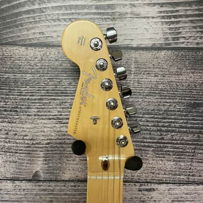 Left-Handed Fender American Standard Stratocaster with Maple Fretboard 2008 - 2016 - Olympic White image 3