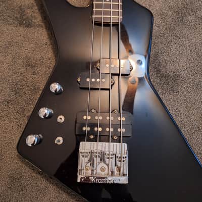 Kramer Focus 8000 Explorer Bass Left Handed image 4