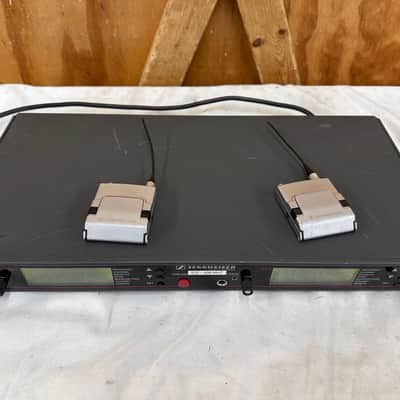 Sennheiser EM3532 572-608 MHz w/2 SK5012 Bodypacks - Two Available image 14