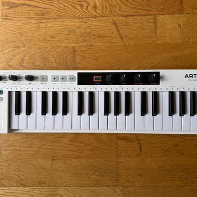 Arturia KeyStep 37 MK1 MIDI Controller White