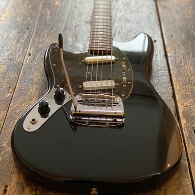 FENDER Mustang Left Hand (Japan Mfg. No. 027-3720) electric