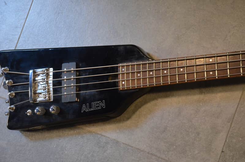 Hondo Steinberger-style ALIEN Headless Bass NOW 100€ reduced WEEKEND PRICE! Was 599€! rare model * real vintage made in South Korea in the 1980s * 24 frets/very good! * very rare with German Schaller 3-D bridge+original Grover tuners*perfect travel bass image 1