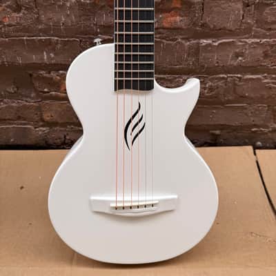 Enya Nova Go Mini Carbon Fiber Acoustic Guitar – White – B-Stock w/ Case image 4