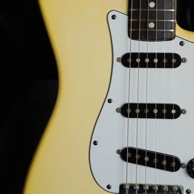 Fender International Series Stratocaster Arctic White 1981 Vintage Guitar Pre-Owned image 3