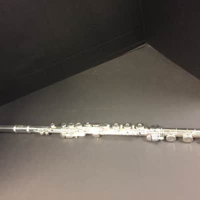 Armstrong LE 100 Flute image 3