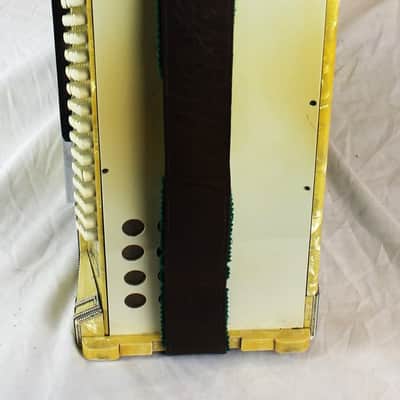 8421 - Decorated Buttercream Galanti Aristocrat NY Piano Accordion LMMM 41 120 - FIXER UPPER FOR PARTS OR REPAIR image 6