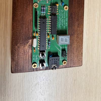 Arcano MIDI NES Chiptune Synth II — 8-Bit Nintendo Sound Module on Wood Base image 10