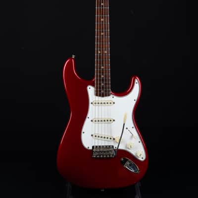 1965/1966 Fender Stratocaster - Candy Apple Red image 2