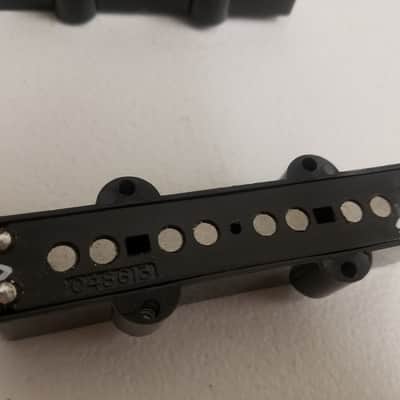 Fender 048612 / 048613 Fender Jazz J Bass Standard Pickup Set Passive Black Wound Alnico image 2