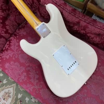 Fender JV Modified '60s Stratocaster 2022 - 2024 - Olympic White image 8