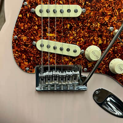 Fender Limited Edition American Professional II Stratocaster Thinline - Transparent Shell Pink image 6