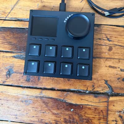 Intech Studio VSN1 Series 3 Left MIDI Controller LCD Screen Jog Wheel Key Switches image 5