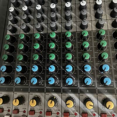 Soundcraft Signature 22 MTK 22-Channel Analog Mixer with Effects 2010s - Black image 6
