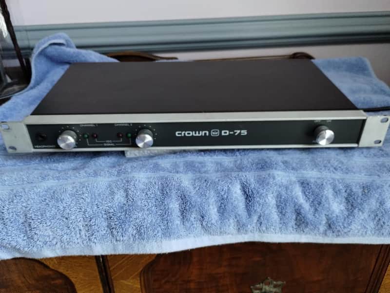 Crown D75 integrated amplifier in excellent condition -5 1970's image 1