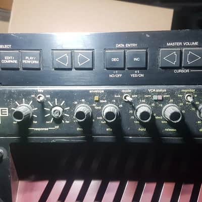 YAMAHA TX 81 Z SYNTHESIZER MODULE image 2