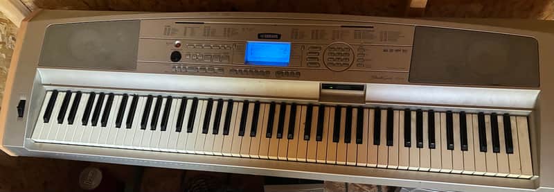 Yamaha DGX-500 Portable Grand Piano Digital Keyboard 88-Key w/ Stand and Power Supply image 1