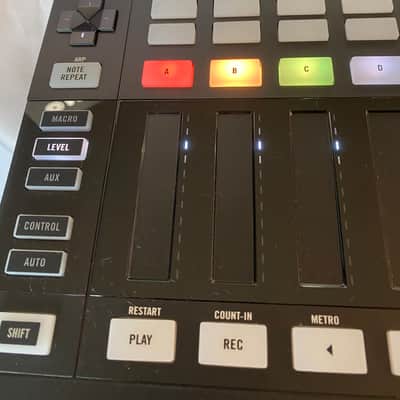 Native Instruments MASCHINE JAM Production & Sequencing Controller image 5
