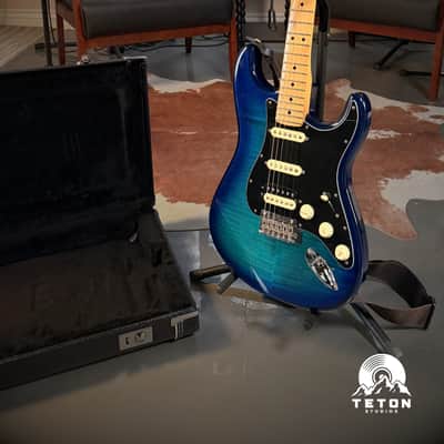 Fender Limited Edition Player Stratocaster® HSS Plus Top 2020 image 1