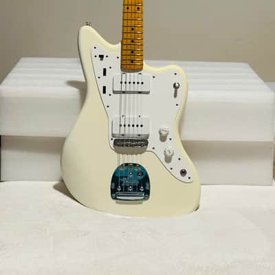 Fender Custom Shop Jazzmaster Relic with matching headstock - rare & unplayed Arctic White finish image 2
