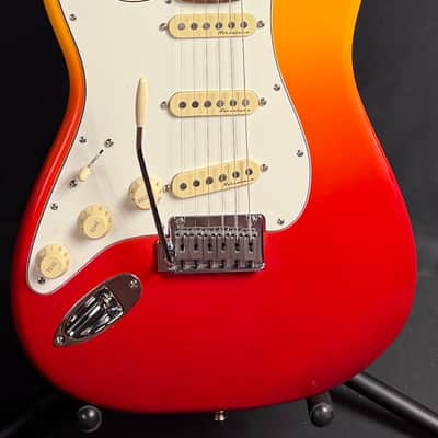 Fender Player Plus Stratocaster Left-Handed Electric Guitar Tequila Sunrise Finish w/ Gig Bag