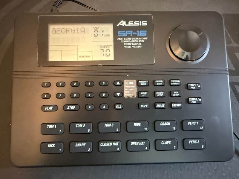 Alesis SR-16 Drum Machine- Black image 1