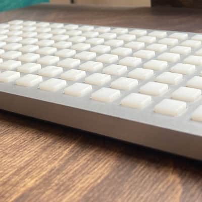 Monome 128 Grid image 2