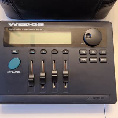 Cleaned Alesis Wedge Desktop Master Reverb  with power supply and case image 2
