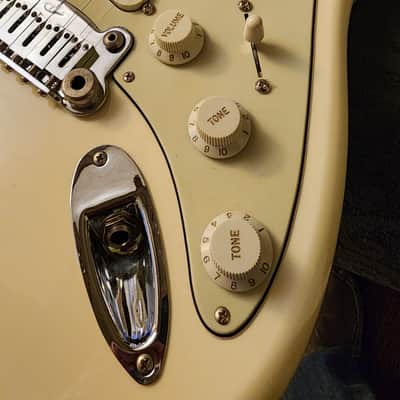 G&L Legacy USA 2010 - Vintage White image 8