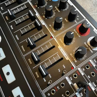 Arturia MiniBrute 2 Noir Edition image 8