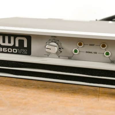 Crown Macro-Tech 3600VZ 2-Channel Power Amplifier CG0127U Bild 3