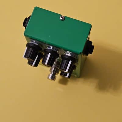 AMT Electronics Legend Amp M1 Distortion 2010s - Green/Yellow image 3