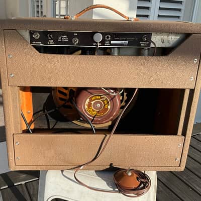 Fender Deluxe 6G3 Brownface 20-Watt 1x12" Guitar Combo 1961 - 1963 - Brown image 2