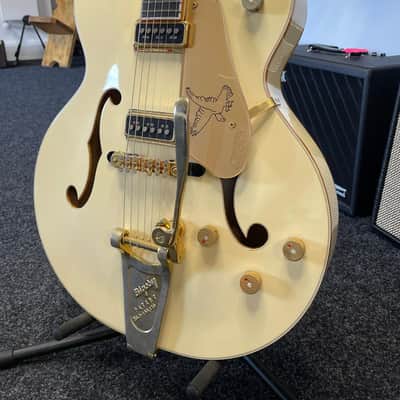 Gretsch White Falcon G6136T-LDS w/ Bigsby - Aged White image 3