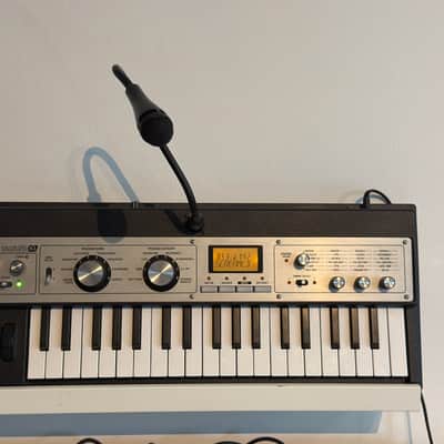 Korg MicroKORG XL Vintage Style 37-Key Synthesizer/Vocoder 2010s - Black image 1