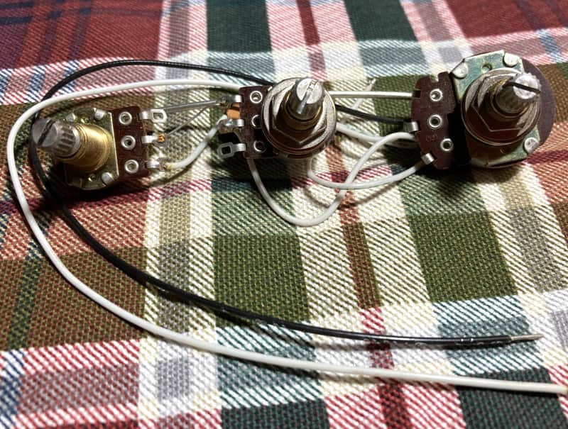 NOS Genuine EMG Harness for Fender Stratocaster~ Volume & Tone Guitar Pots, 25k image 1
